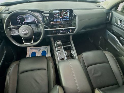 Used 2025 Nissan Pathfinder SL w/ SL Premium Package AWD/4WD image 29
