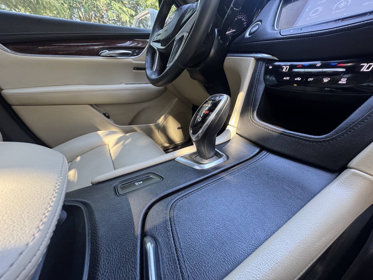 Used 2017 Cadillac XT5 Luxury w/ Driver Awareness Package FWD image 22