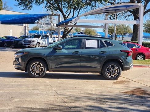 Used 2025 Chevrolet Trax LT w/ Driver Confidence Package image 13