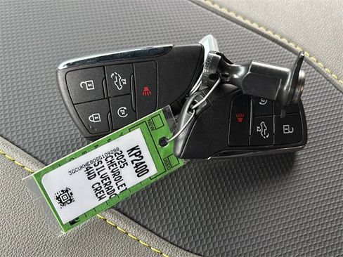 Used 2025 Chevrolet Silverado 1500 ZR2 w/ Technology Package image 43