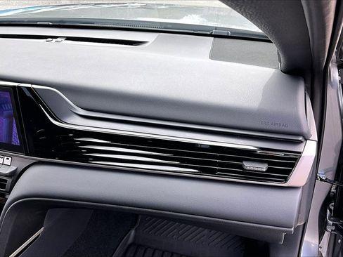 Used 2025 Toyota Camry XSE w/ Premium Plus Package image 23