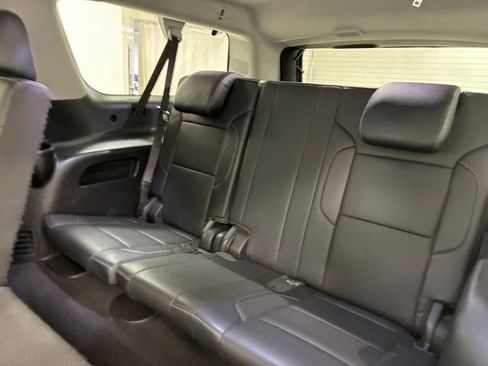 Used 2019 GMC Yukon XL SLT w/ Graphite Performance Edition image 18