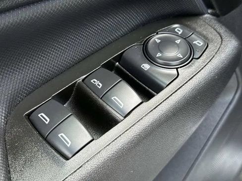 Used 2022 Chevrolet Equinox RS w/ Infotainment Package AWD/4WD image 32