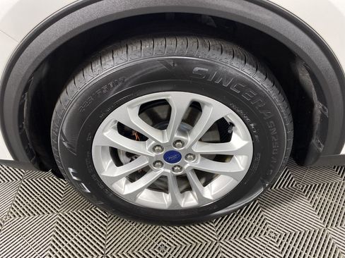 Used 2020 Ford Escape SE FWD image 12