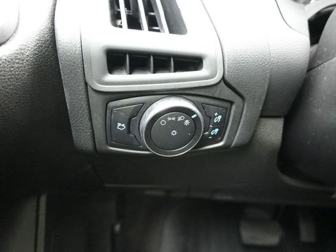 Used 2016 Ford Focus SE image 18