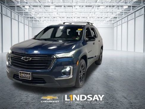 Used 2022 Chevrolet Traverse LS w/ Midnight/Sport Edition image 5