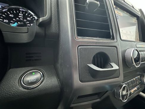 Used 2019 Ford Expedition Platinum image 14