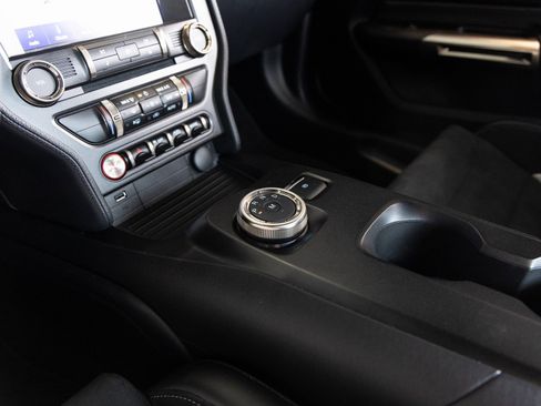 Used 2020 Ford Mustang Shelby GT500 w/ Carbon Fiber Track Pack image 14