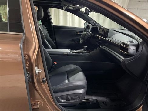 Used 2025 Toyota Crown Signia Limited image 25