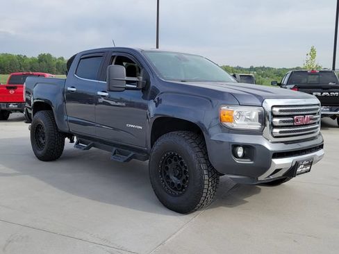 Used 2017 GMC Canyon SLT w/ Driver Alert Package AWD/4WD image 4