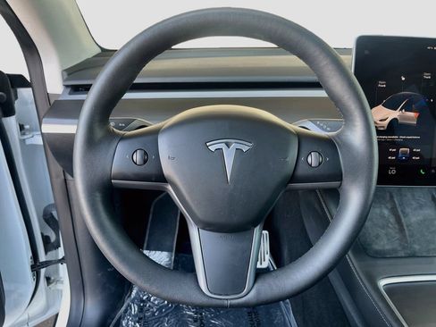 Used 2023 Tesla Model Y Long Range AWD/4WD image 11