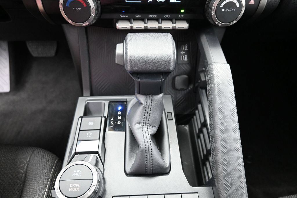 Used 2025 Toyota 4Runner SR5 AWD/4WD image 24