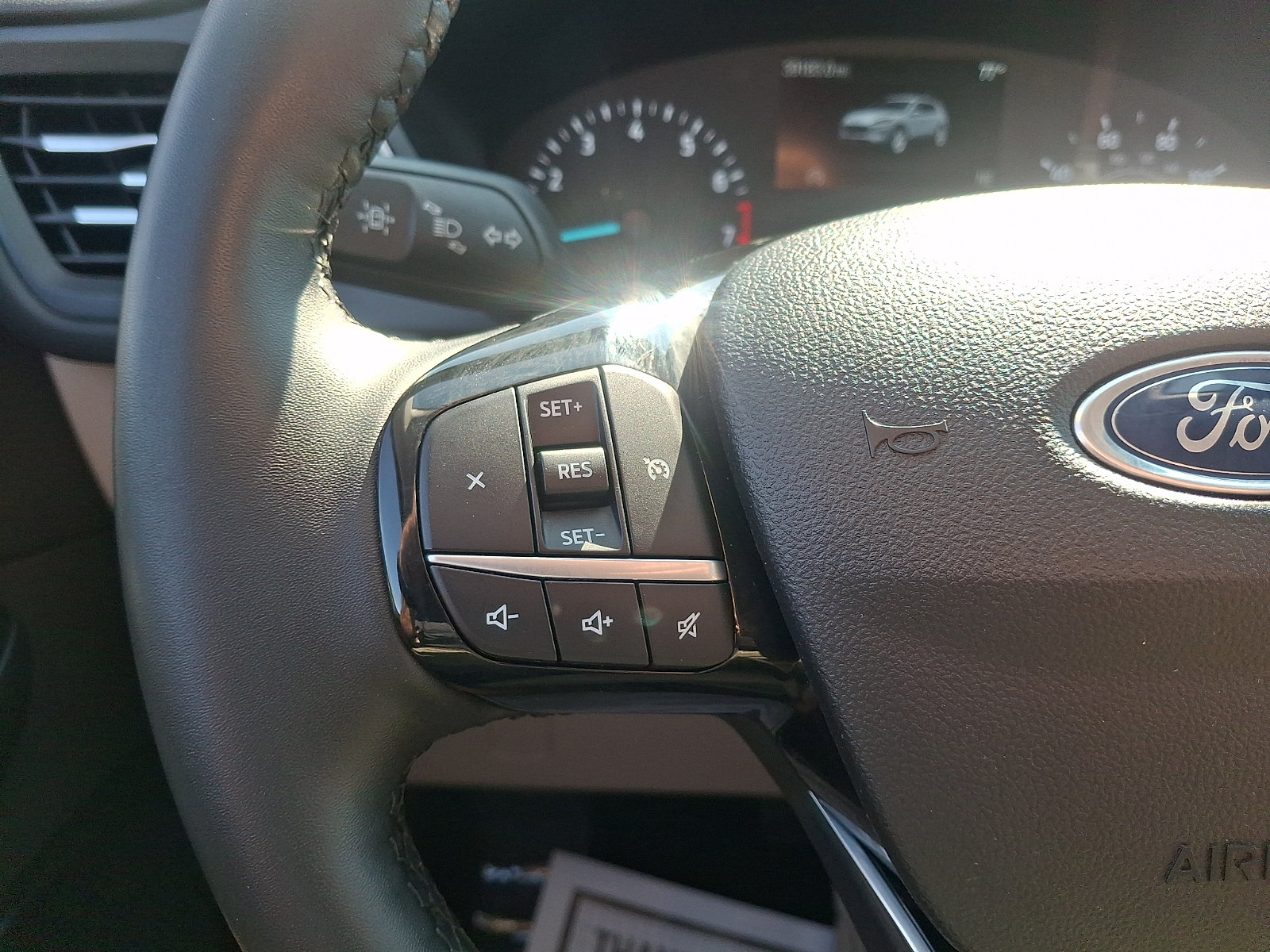 Used 2022 Ford Escape SEL AWD/4WD image 20