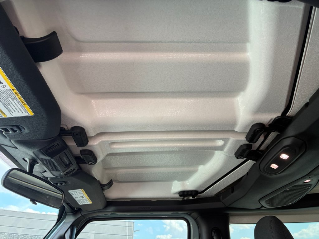 Used 2024 Jeep Wrangler Sport AWD/4WD image 7