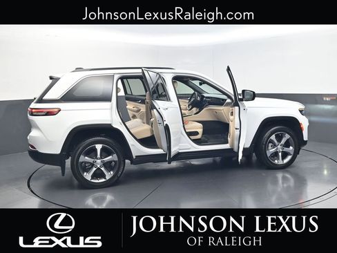 Used 2024 Jeep Grand Cherokee Limited w/ Luxury Tech Group II AWD/4WD image 32