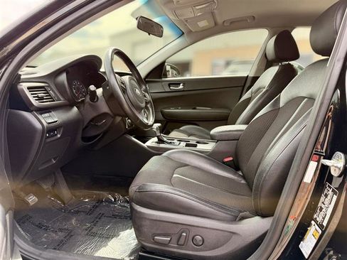 Used 2018 Kia Optima S FWD image 6