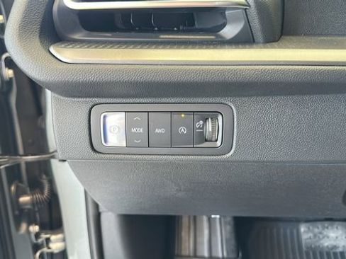 New 2026 Chevrolet Traverse LT image 15