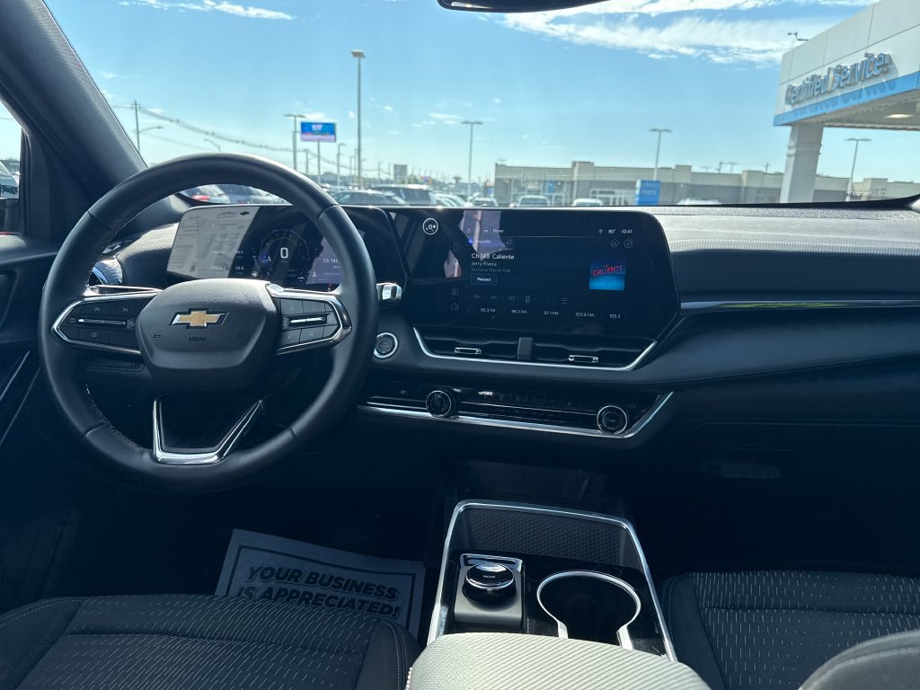 Used 2026 Chevrolet Equinox LT FWD image 14