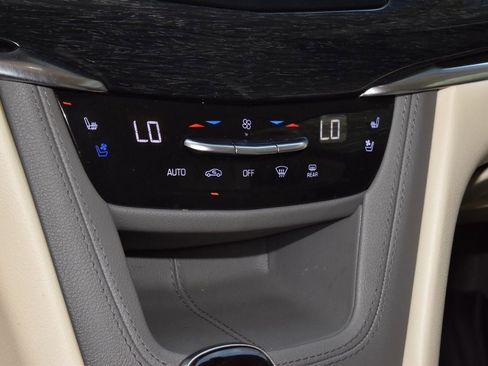 Used 2020 Cadillac XT6 Premium Luxury image 30