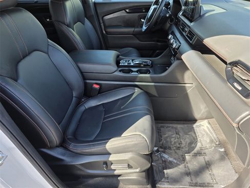 Used 2023 Honda Pilot TrailSport image 36