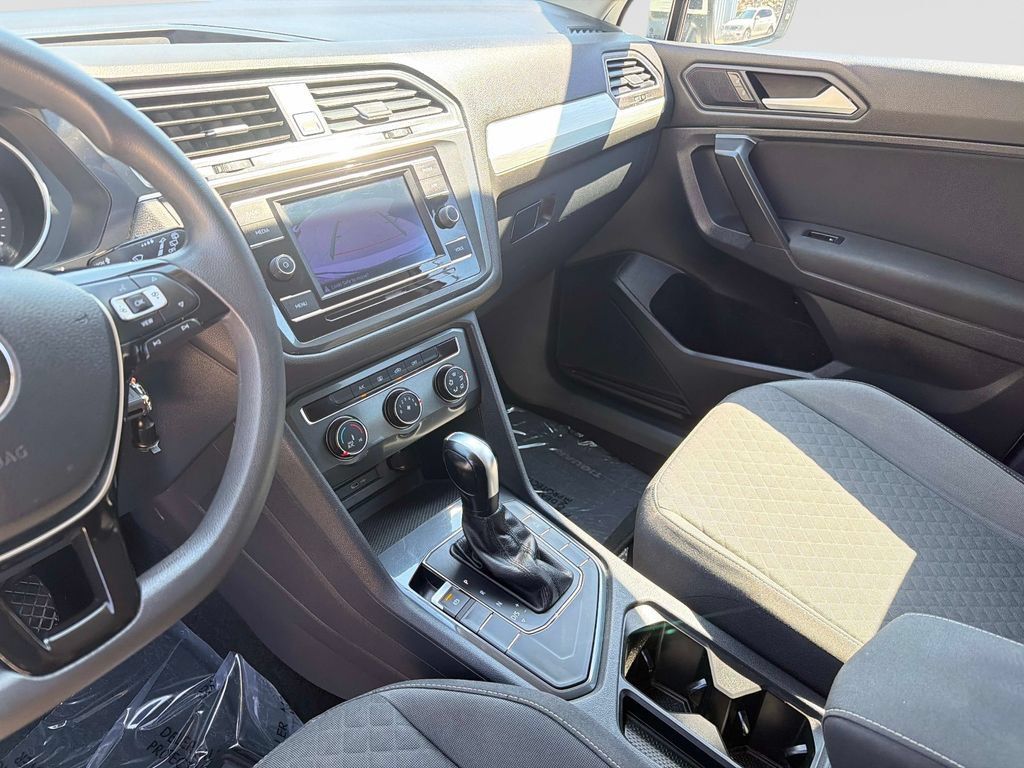 Used 2021 Volkswagen Tiguan S FWD image 27