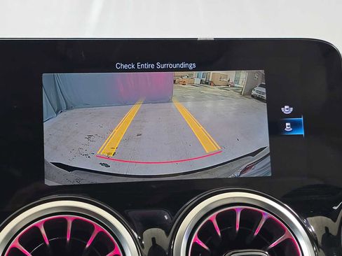 Used 2023 Mercedes-Benz GLB 250 4MATIC image 30