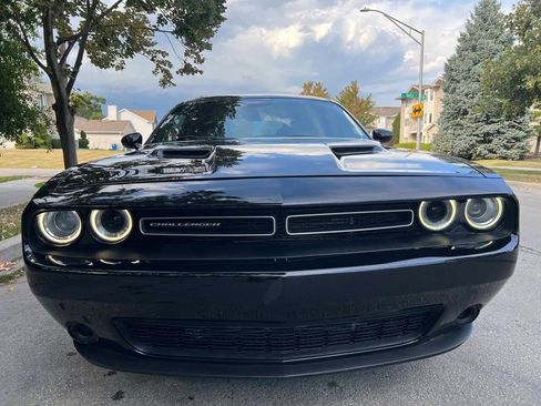 Used 2018 Dodge Challenger SXT w/ Super Sport Group (SS/T) image 2