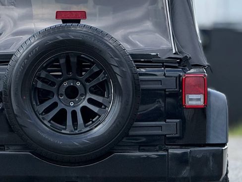Used 2015 Jeep Wrangler Unlimited Sport w/ Quick Order Package 24S AWD/4WD image 14