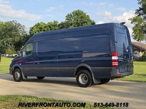 Used 2017 Mercedes-Benz Sprinter 3500 image 3