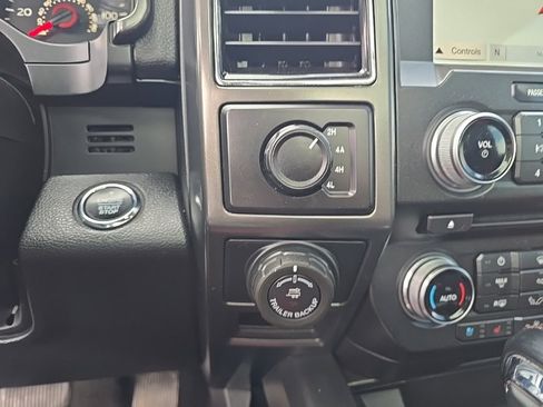 Used 2018 Ford F150 Lariat w/ Equipment Group 502A Luxury image 13