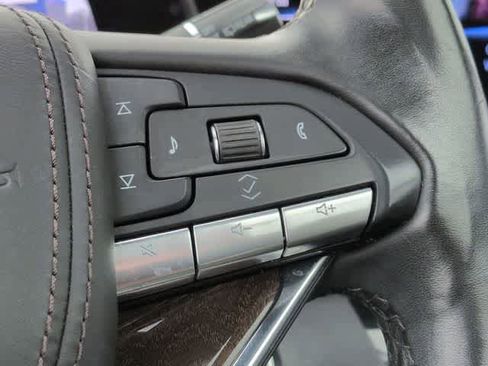 Used 2023 Cadillac Escalade ESV Sport Platinum image 28