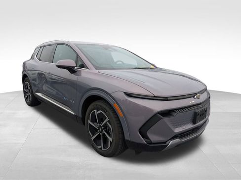 Certified 2024 Chevrolet Equinox EV LT image 1