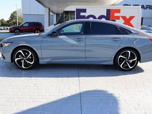 Used 2021 Honda Accord Sport image 2