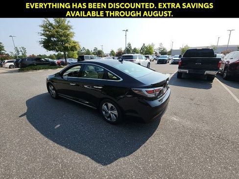 Used 2017 Hyundai Sonata Limited w/ Ultimate Package 02 FWD image 8