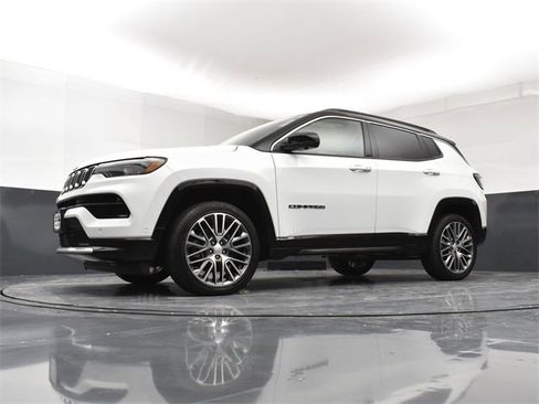 Used 2024 Jeep Compass Limited w/ Elite Group image 21