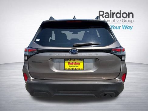 Used 2025 Subaru Forester Premium AWD/4WD image 6
