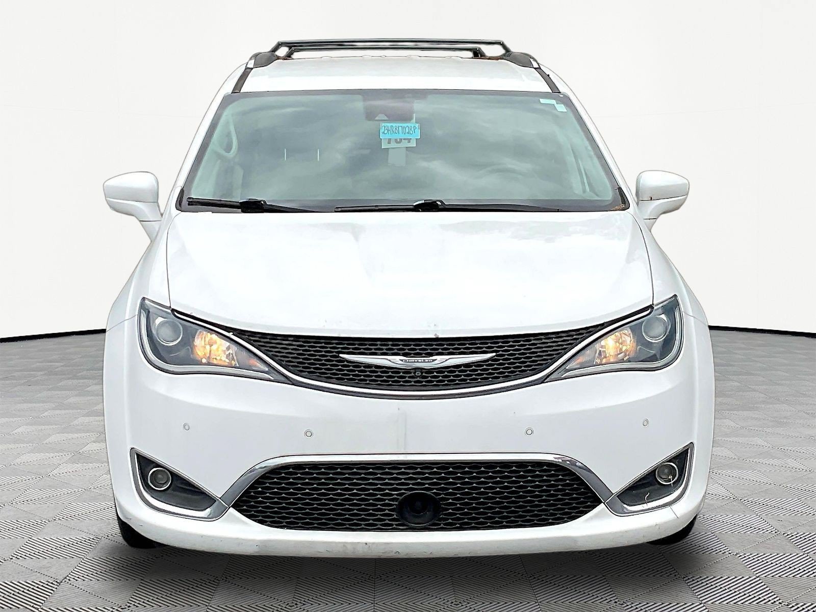 Used 2017 Chrysler Pacifica Touring-L Plus FWD image 2