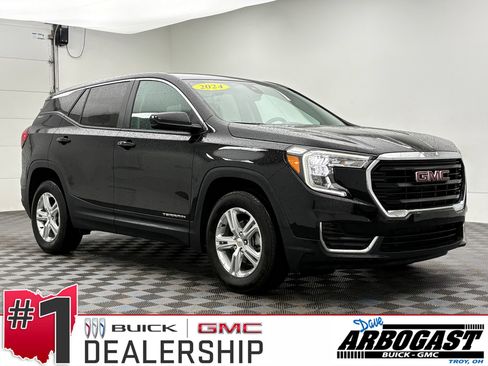 Used 2024 GMC Terrain SLE AWD/4WD image 1