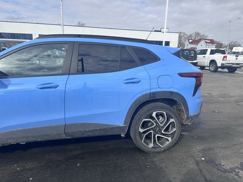 Used 2024 Chevrolet Trax RS w/ Sunroof Package image 5