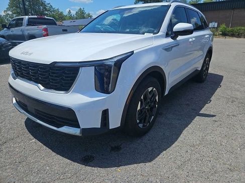 Certified 2024 Kia Sorento S FWD image 2