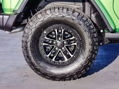 New 2025 Jeep Wrangler Rubicon w/ Xtreme 35 Tire Package image 12