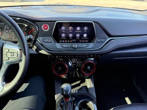 Used 2022 Chevrolet Blazer RS w/ Enhanced Convenience Package FWD image 9