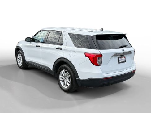 Certified 2021 Ford Explorer 2WD image 3