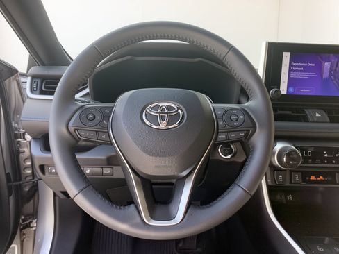 Used 2024 Toyota RAV4 SE w/ Convenience Package AWD/4WD image 10