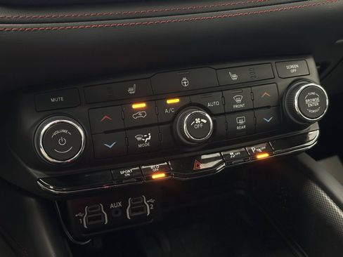 Used 2023 Dodge Durango R/T w/ Blacktop Package AWD/4WD image 55