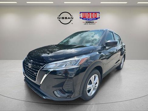 Certified 2025 Nissan Kicks Play S FWD image 7