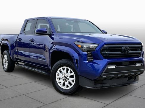 Certified 2024 Toyota Tacoma SR5 image 3