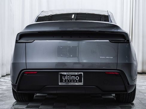 Used 2026 Tesla Model Y Long Range image 8