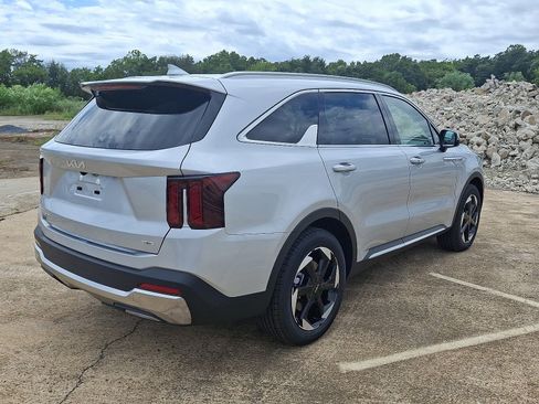 New 2025 Kia Sorento EX image 3