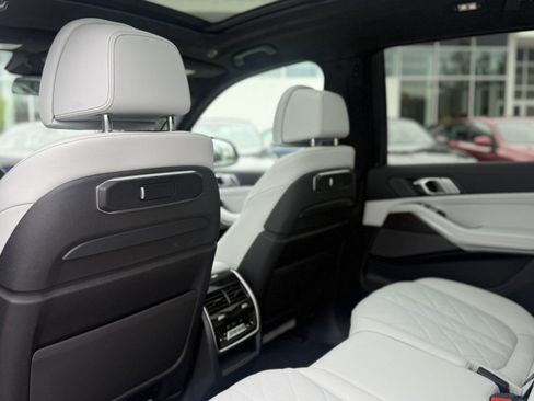 Certified 2024 BMW X7 xDrive40i AWD/4WD image 16